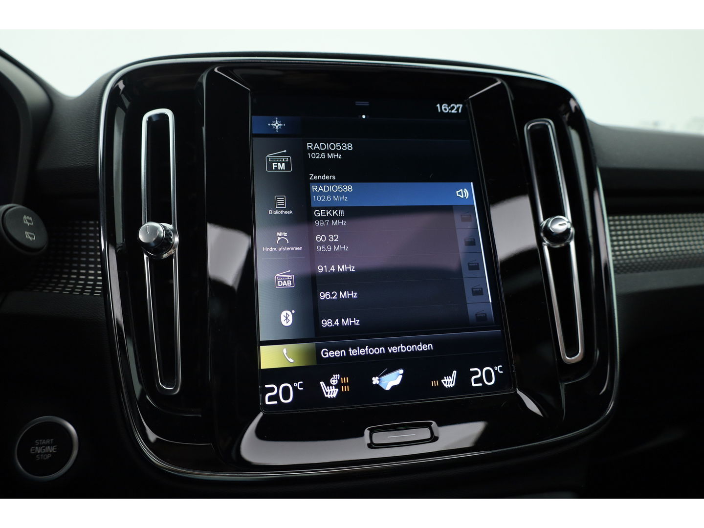 Volvo XC40 1.5 T5 Recharge R-Design | Pano | Elek. trekhaak | Adapt. Cruise | Stoel- Stuurverw. | Camera