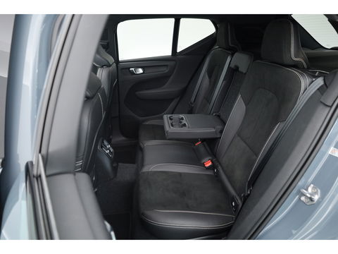 Volvo XC40 1.5 T5 Recharge R-Design | Pano | Elek. trekhaak | Adapt. Cruise | Stoel- Stuurverw. | Camera
