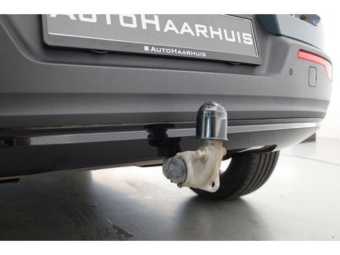 Volvo XC40 1.5 T5 Recharge R-Design | Pano | Elek. trekhaak | Adapt. Cruise | Stoel- Stuurverw. | Camera