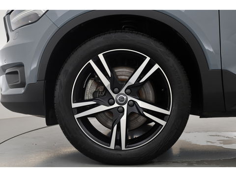 Volvo XC40 1.5 T5 Recharge R-Design | Pano | Elek. trekhaak | Adapt. Cruise | Stoel- Stuurverw. | Camera