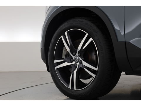 Volvo XC40 1.5 T5 Recharge R-Design | Pano | Elek. trekhaak | Adapt. Cruise | Stoel- Stuurverw. | Camera