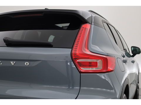 Volvo XC40 1.5 T5 Recharge R-Design | Pano | Elek. trekhaak | Adapt. Cruise | Stoel- Stuurverw. | Camera
