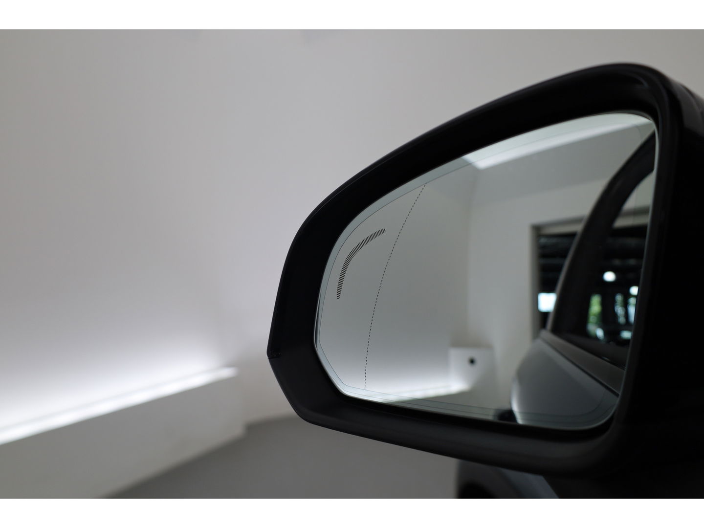 Volvo XC40 1.5 T5 Recharge R-Design | Pano | Elek. trekhaak | Adapt. Cruise | Stoel- Stuurverw. | Camera