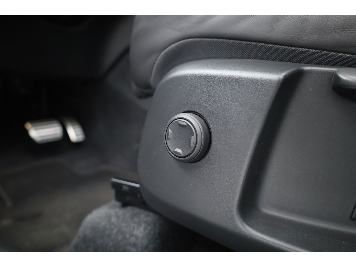 Volvo XC40 1.5 T5 Recharge R-Design | Pano | Elek. trekhaak | Adapt. Cruise | Stoel- Stuurverw. | Camera