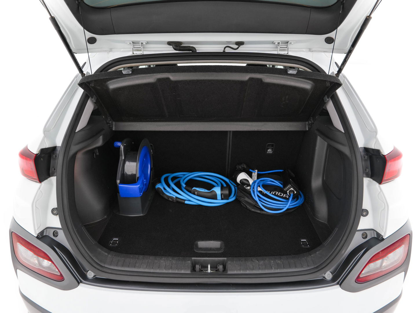 Hyundai KONA EV Premium 64 kWh (INCL-BTW) *FULL-LEATHER | HEAD-UP | FULL-LED | NAVI-FULLMAP | DAB | ADAPTIVE-CRUISE | KRELL-AUDIO | KEYLESS | CAMERA | BLIND-SPOT | LANE-ASSIST | DIGI-COCKPIT | COMFORT-SEATS | 17''ALU*
