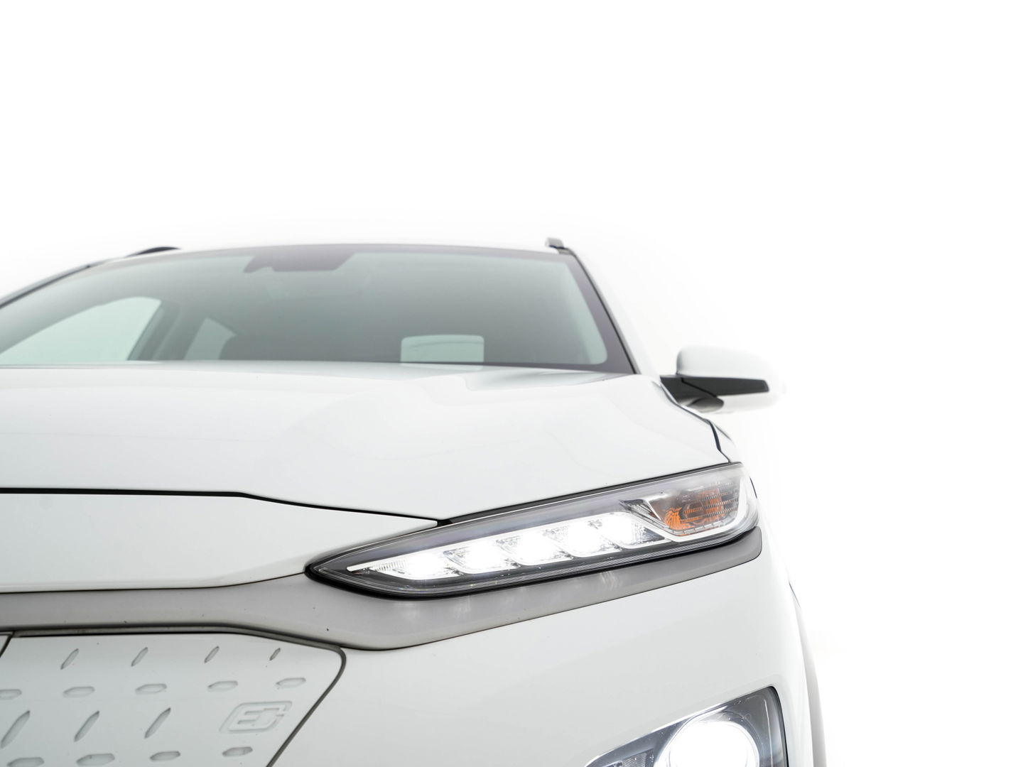 Hyundai KONA EV Premium 64 kWh (INCL-BTW) *FULL-LEATHER | HEAD-UP | FULL-LED | NAVI-FULLMAP | DAB | ADAPTIVE-CRUISE | KRELL-AUDIO | KEYLESS | CAMERA | BLIND-SPOT | LANE-ASSIST | DIGI-COCKPIT | COMFORT-SEATS | 17''ALU*