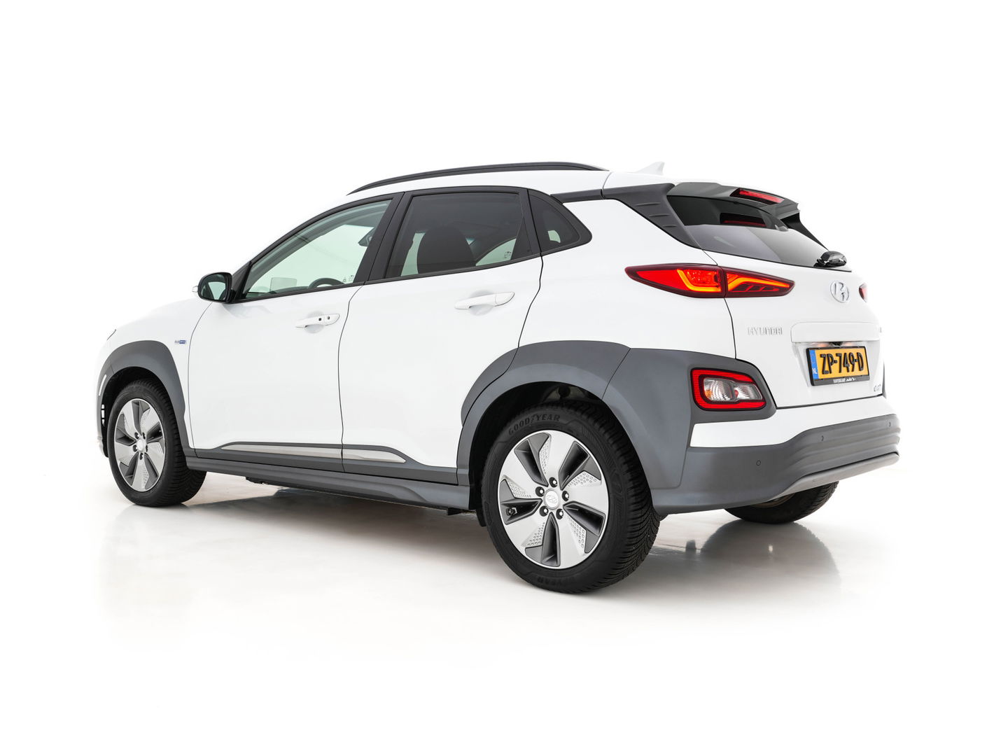 Hyundai KONA EV Premium 64 kWh (INCL-BTW) *FULL-LEATHER | HEAD-UP | FULL-LED | NAVI-FULLMAP | DAB | ADAPTIVE-CRUISE | KRELL-AUDIO | KEYLESS | CAMERA | BLIND-SPOT | LANE-ASSIST | DIGI-COCKPIT | COMFORT-SEATS | 17''ALU*