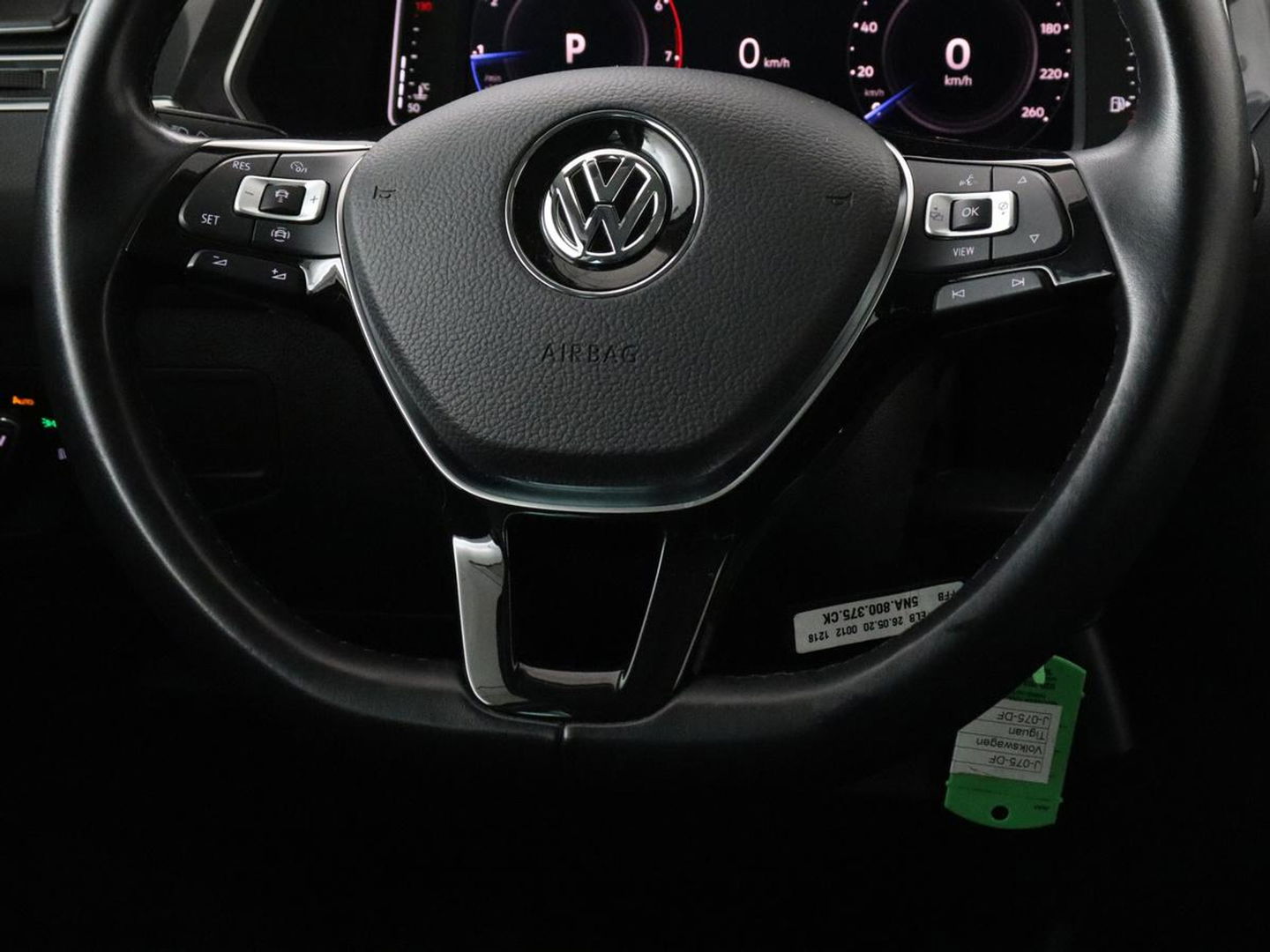 Volkswagen Tiguan 1.5 TSI Highline | Panoramadak | Stoelverwarming | Dynaudio | Massage | Trekhaak | Camera | Carplay | Virtual Cockpit | Adaptive cruise | Full LED | Carplay | Navigatie