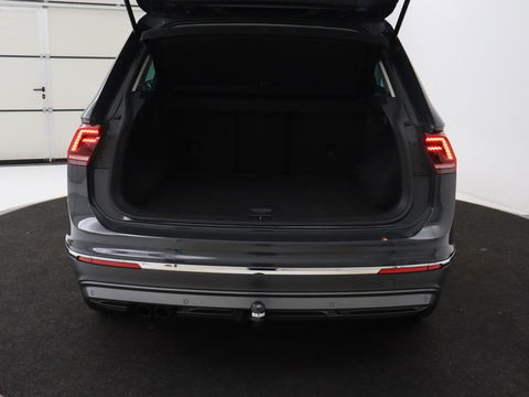 Volkswagen Tiguan 1.5 TSI Highline | Panoramadak | Stoelverwarming | Dynaudio | Massage | Trekhaak | Camera | Carplay | Virtual Cockpit | Adaptive cruise | Full LED | Carplay | Navigatie