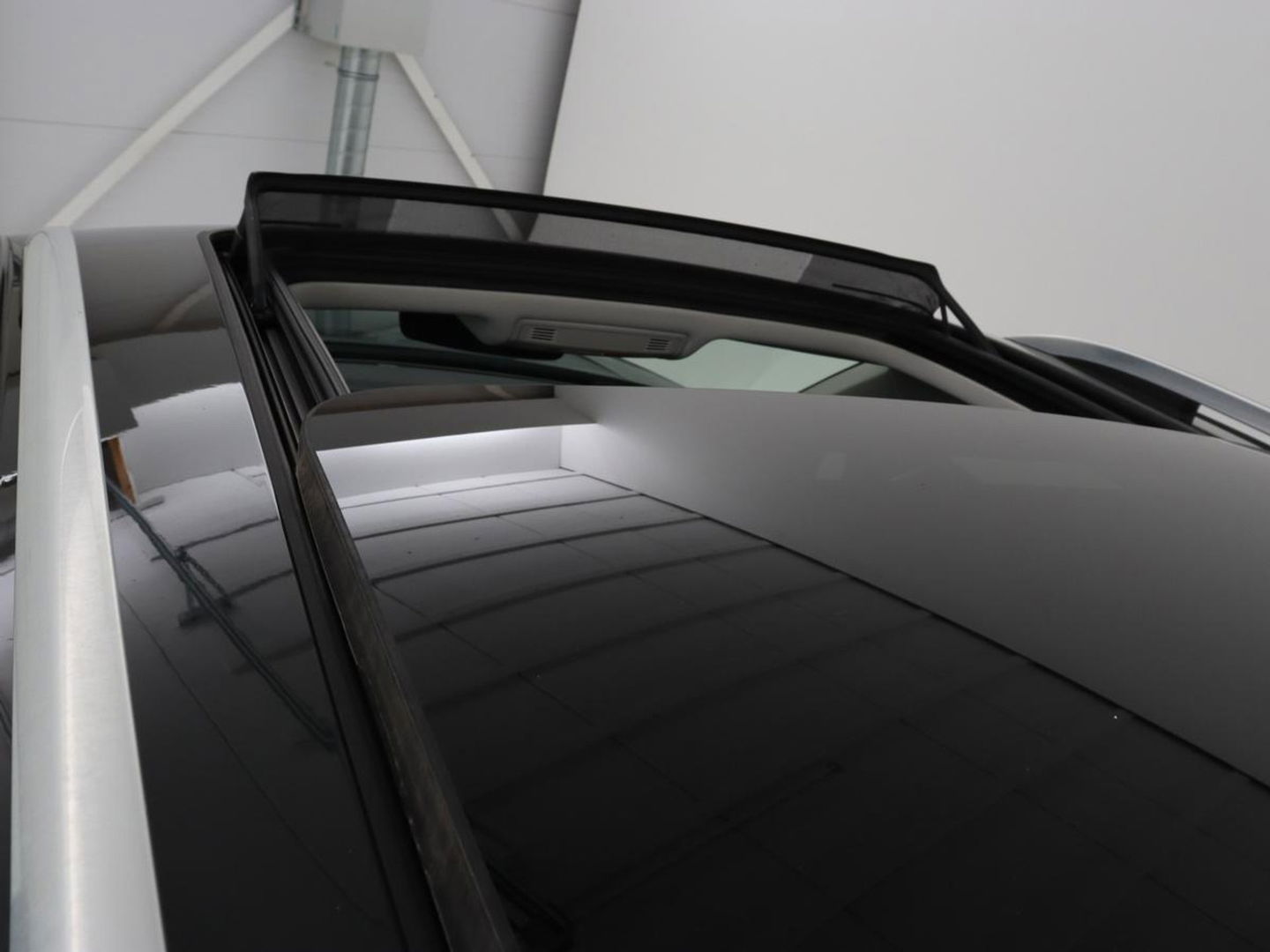 Volkswagen Tiguan 1.5 TSI Highline | Panoramadak | Stoelverwarming | Dynaudio | Massage | Trekhaak | Camera | Carplay | Virtual Cockpit | Adaptive cruise | Full LED | Carplay | Navigatie