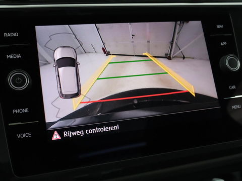 Volkswagen Tiguan 1.5 TSI Highline | Panoramadak | Stoelverwarming | Dynaudio | Massage | Trekhaak | Camera | Carplay | Virtual Cockpit | Adaptive cruise | Full LED | Carplay | Navigatie