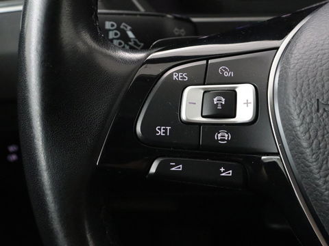Volkswagen Tiguan 1.5 TSI Highline | Panoramadak | Stoelverwarming | Dynaudio | Massage | Trekhaak | Camera | Carplay | Virtual Cockpit | Adaptive cruise | Full LED | Carplay | Navigatie