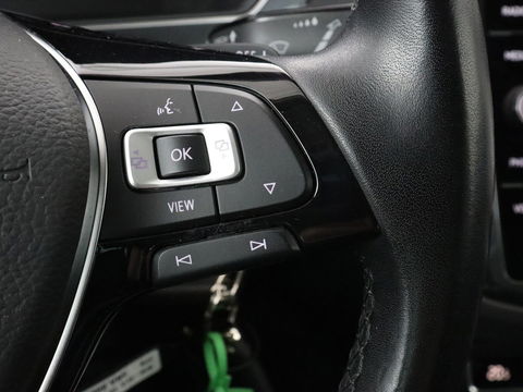 Volkswagen Tiguan 1.5 TSI Highline | Panoramadak | Stoelverwarming | Dynaudio | Massage | Trekhaak | Camera | Carplay | Virtual Cockpit | Adaptive cruise | Full LED | Carplay | Navigatie