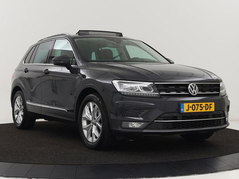 Volkswagen Tiguan 1.5 TSI Highline | Panoramadak | Stoelverwarming | Dynaudio | Massage | Trekhaak | Camera | Carplay | Virtual Cockpit | Adaptive cruise | Full LED | Carplay | Navigatie