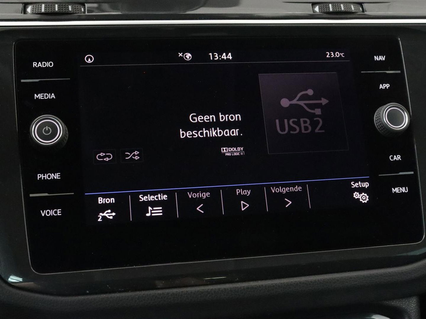 Volkswagen Tiguan 1.5 TSI Highline | Panoramadak | Stoelverwarming | Dynaudio | Massage | Trekhaak | Camera | Carplay | Virtual Cockpit | Adaptive cruise | Full LED | Carplay | Navigatie