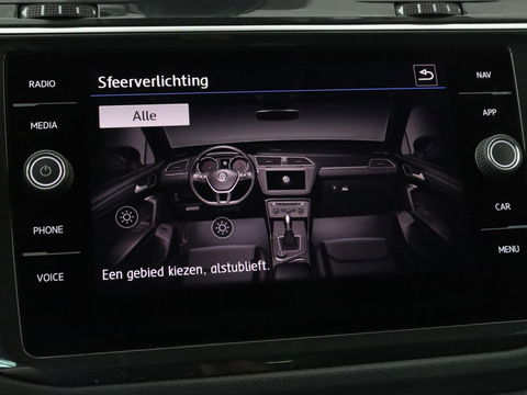 Volkswagen Tiguan 1.5 TSI Highline | Panoramadak | Stoelverwarming | Dynaudio | Massage | Trekhaak | Camera | Carplay | Virtual Cockpit | Adaptive cruise | Full LED | Carplay | Navigatie