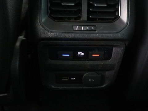 Volkswagen Tiguan 1.5 TSI Highline | Panoramadak | Stoelverwarming | Dynaudio | Massage | Trekhaak | Camera | Carplay | Virtual Cockpit | Adaptive cruise | Full LED | Carplay | Navigatie