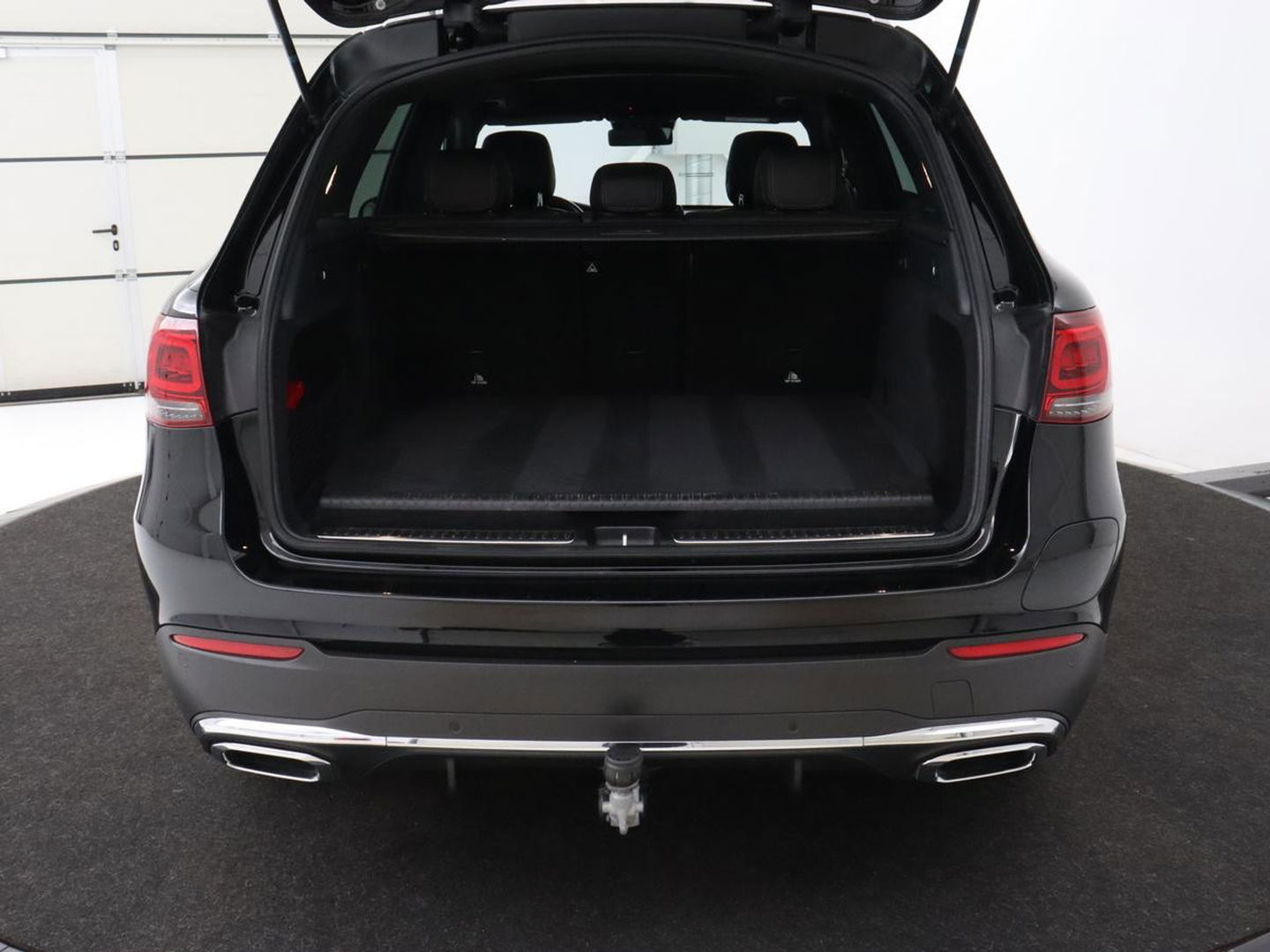 Mercedes-Benz GLC 300e 4Matic AMG Line | Panoramadak | Trekhaak | Stoelverwarming | Carplay | Leder/Alcantara | Keyless | Navigatie