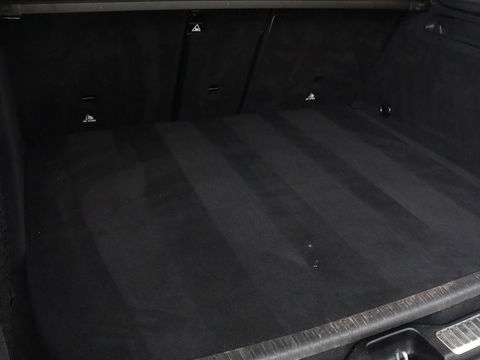 Mercedes-Benz GLC 300e 4Matic AMG Line | Panoramadak | Trekhaak | Stoelverwarming | Carplay | Leder/Alcantara | Keyless | Navigatie