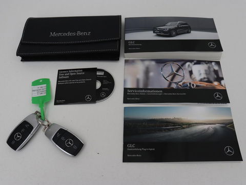 Mercedes-Benz GLC 300e 4Matic AMG Line | Panoramadak | Trekhaak | Stoelverwarming | Carplay | Leder/Alcantara | Keyless | Navigatie