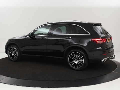 Mercedes-Benz GLC 300e 4Matic AMG Line | Panoramadak | Trekhaak | Stoelverwarming | Carplay | Leder/Alcantara | Keyless | Navigatie