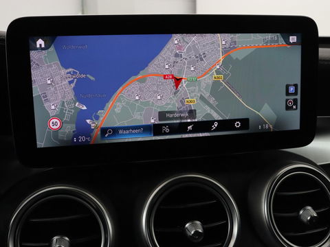 Mercedes-Benz GLC 300e 4Matic AMG Line | Panoramadak | Trekhaak | Stoelverwarming | Carplay | Leder/Alcantara | Keyless | Navigatie