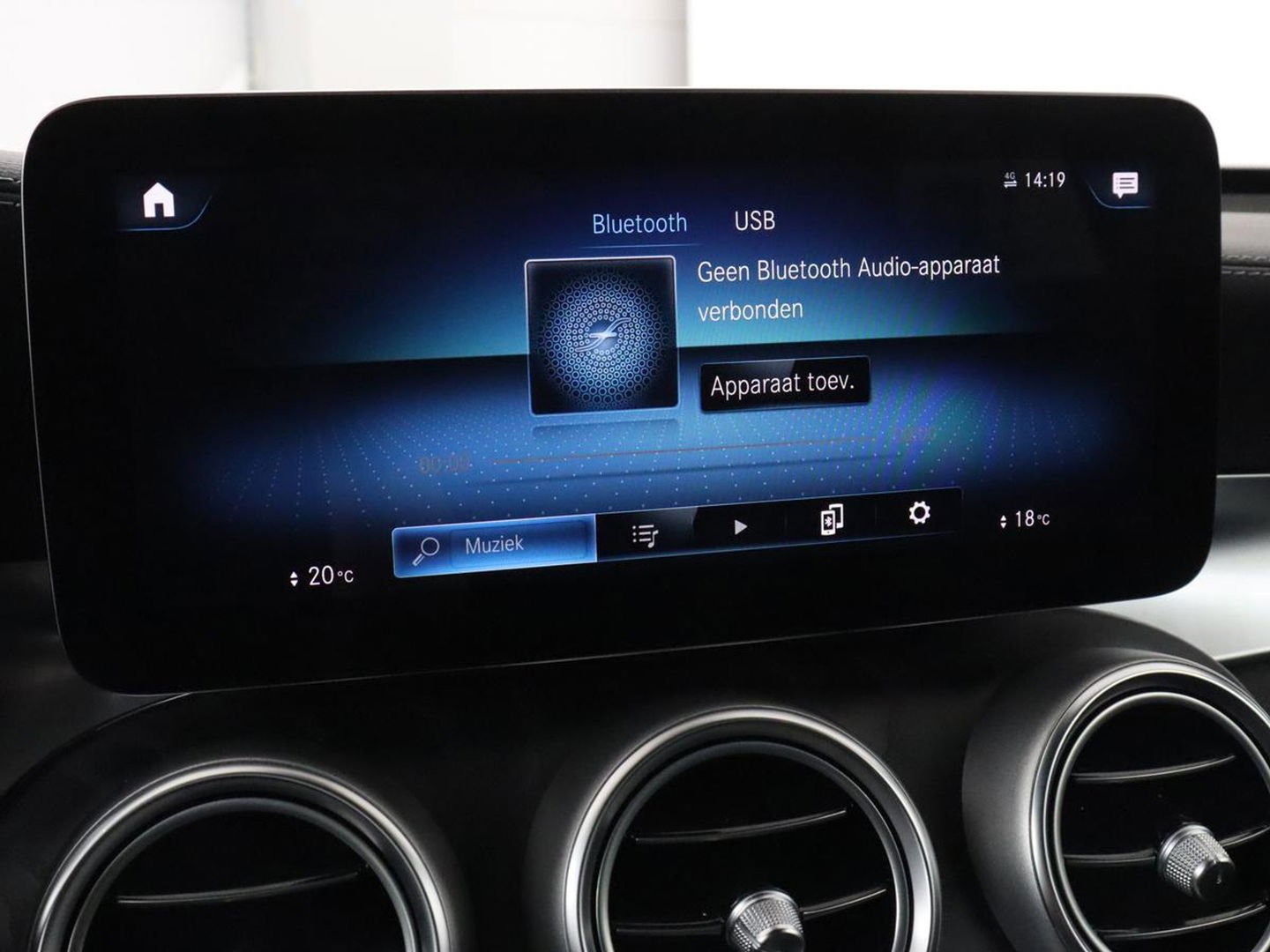 Mercedes-Benz GLC 300e 4Matic AMG Line | Panoramadak | Trekhaak | Stoelverwarming | Carplay | Leder/Alcantara | Keyless | Navigatie