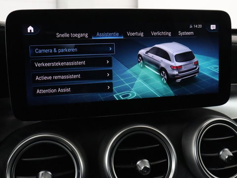 Mercedes-Benz GLC 300e 4Matic AMG Line | Panoramadak | Trekhaak | Stoelverwarming | Carplay | Leder/Alcantara | Keyless | Navigatie