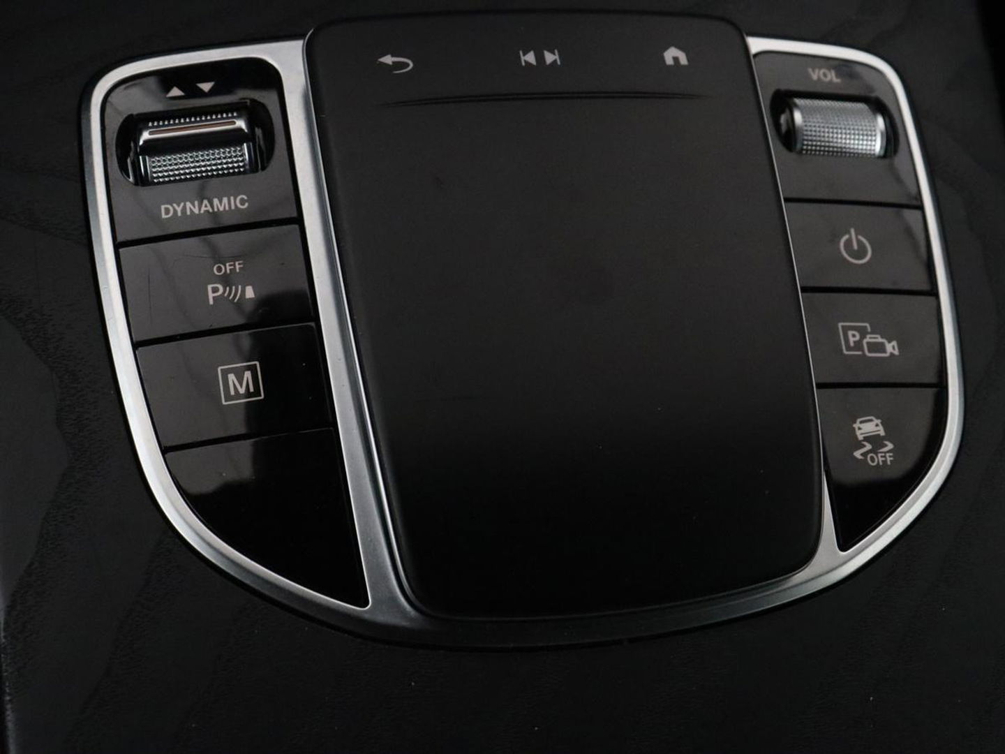 Mercedes-Benz GLC 300e 4Matic AMG Line | Panoramadak | Trekhaak | Stoelverwarming | Carplay | Leder/Alcantara | Keyless | Navigatie