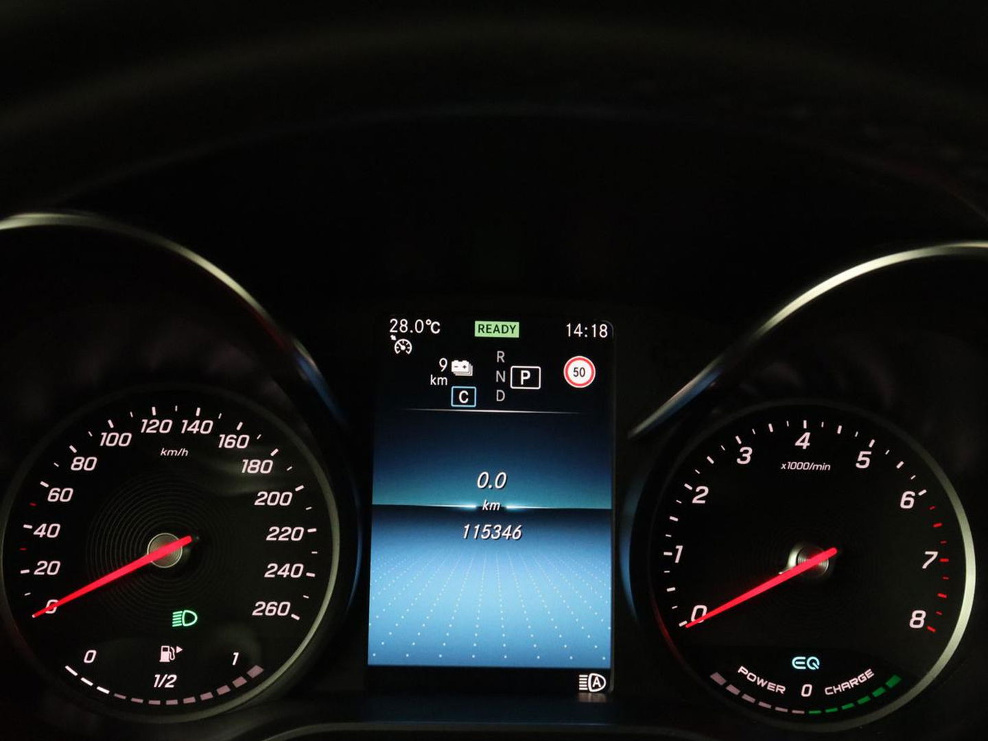 Mercedes-Benz GLC 300e 4Matic AMG Line | Panoramadak | Trekhaak | Stoelverwarming | Carplay | Leder/Alcantara | Keyless | Navigatie