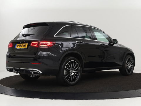 Mercedes-Benz GLC 300e 4Matic AMG Line | Panoramadak | Trekhaak | Stoelverwarming | Carplay | Leder/Alcantara | Keyless | Navigatie