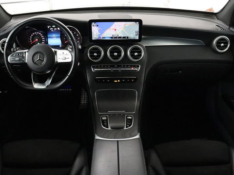 Mercedes-Benz GLC 300e 4Matic AMG Line | Panoramadak | Trekhaak | Stoelverwarming | Carplay | Leder/Alcantara | Keyless | Navigatie