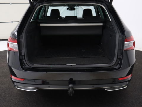 Škoda Superb 1.4 TSI iV Laurin & Klement | Panoramadak | Stoelventilatie | Trekhaak | Leder | Adaptive cruise | Virtual Cockpit | 360 Camera | Carplay | Full LED | Navigatie | Achterbankverwarming