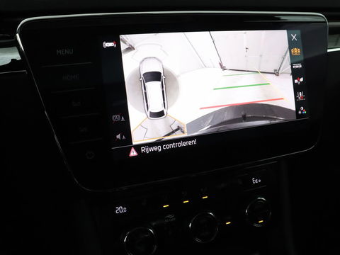 Škoda Superb 1.4 TSI iV Laurin & Klement | Panoramadak | Stoelventilatie | Trekhaak | Leder | Adaptive cruise | Virtual Cockpit | 360 Camera | Carplay | Full LED | Navigatie | Achterbankverwarming