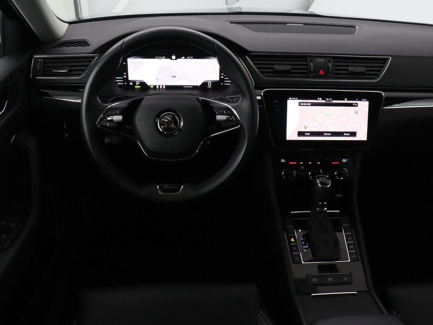 Škoda Superb 1.4 TSI iV Laurin & Klement | Panoramadak | Stoelventilatie | Trekhaak | Leder | Adaptive cruise | Virtual Cockpit | 360 Camera | Carplay | Full LED | Navigatie | Achterbankverwarming