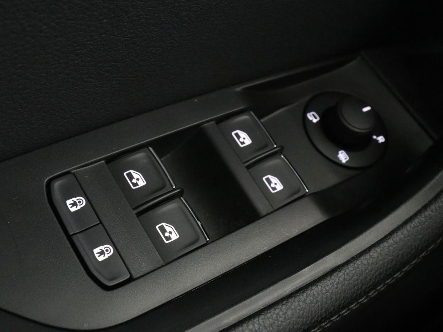 Škoda Superb 1.4 TSI iV Laurin & Klement | Panoramadak | Stoelventilatie | Trekhaak | Leder | Adaptive cruise | Virtual Cockpit | 360 Camera | Carplay | Full LED | Navigatie | Achterbankverwarming