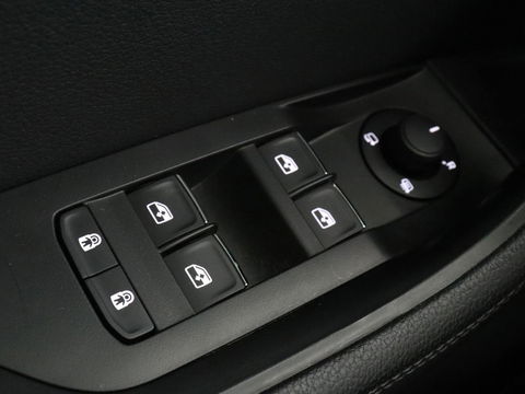 Škoda Superb 1.4 TSI iV Laurin & Klement | Panoramadak | Stoelventilatie | Trekhaak | Leder | Adaptive cruise | Virtual Cockpit | 360 Camera | Carplay | Full LED | Navigatie | Achterbankverwarming
