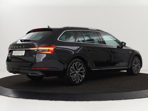 Škoda Superb 1.4 TSI iV Laurin & Klement | Panoramadak | Stoelventilatie | Trekhaak | Leder | Adaptive cruise | Virtual Cockpit | 360 Camera | Carplay | Full LED | Navigatie | Achterbankverwarming