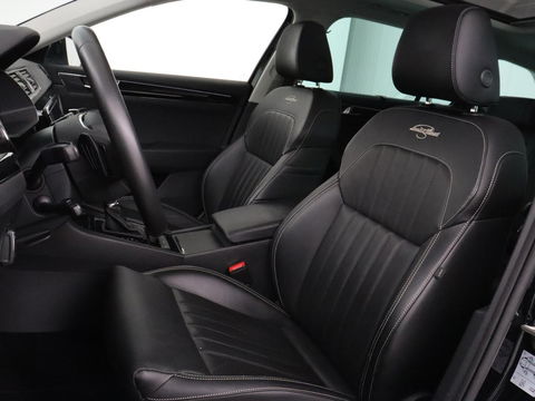 Škoda Superb 1.4 TSI iV Laurin & Klement | Panoramadak | Stoelventilatie | Trekhaak | Leder | Adaptive cruise | Virtual Cockpit | 360 Camera | Carplay | Full LED | Navigatie | Achterbankverwarming