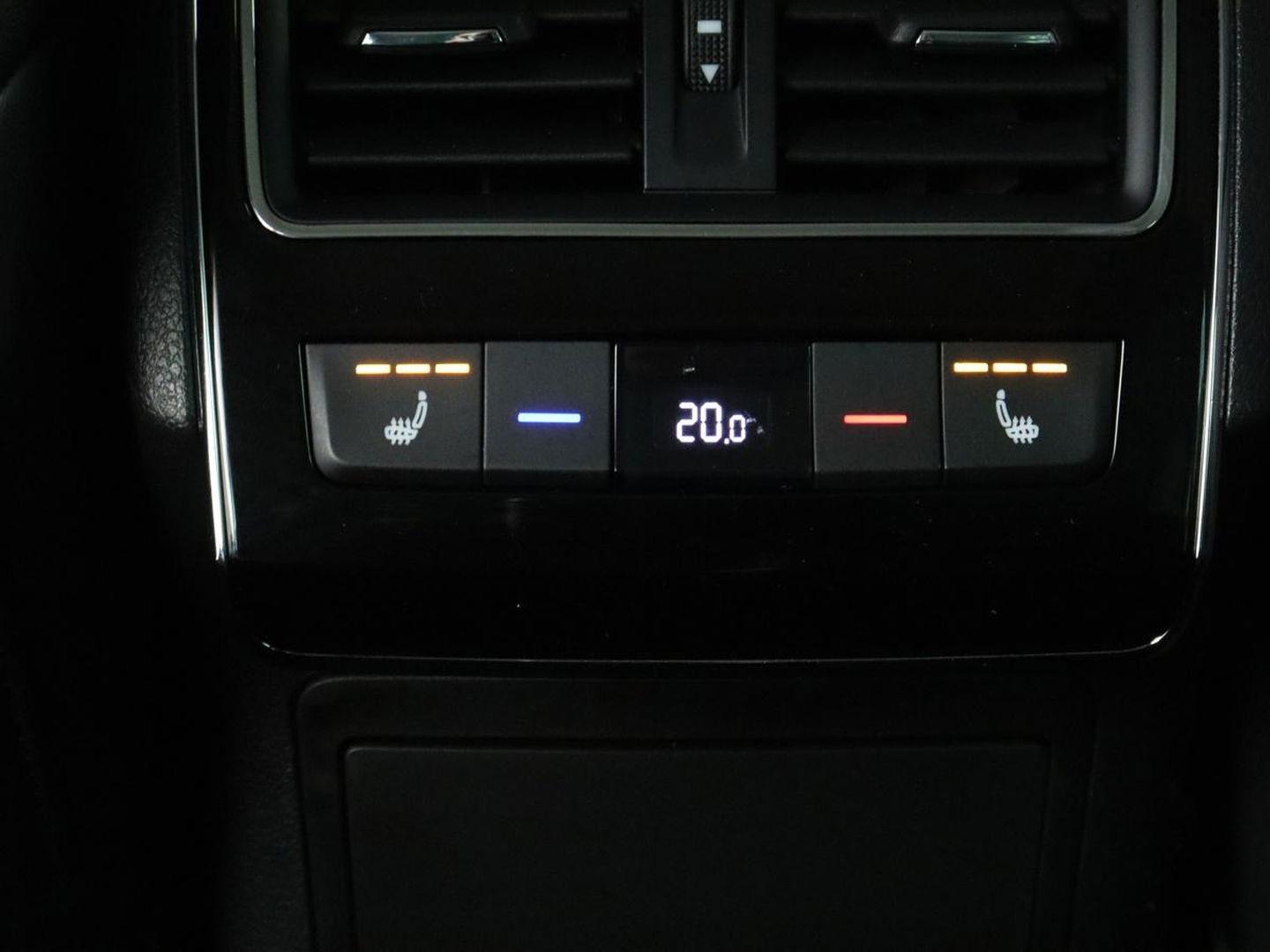 Škoda Superb 1.4 TSI iV Laurin & Klement | Panoramadak | Stoelventilatie | Trekhaak | Leder | Adaptive cruise | Virtual Cockpit | 360 Camera | Carplay | Full LED | Navigatie | Achterbankverwarming