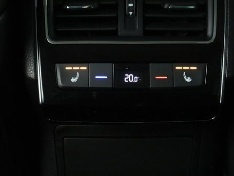 Škoda Superb 1.4 TSI iV Laurin & Klement | Panoramadak | Stoelventilatie | Trekhaak | Leder | Adaptive cruise | Virtual Cockpit | 360 Camera | Carplay | Full LED | Navigatie | Achterbankverwarming
