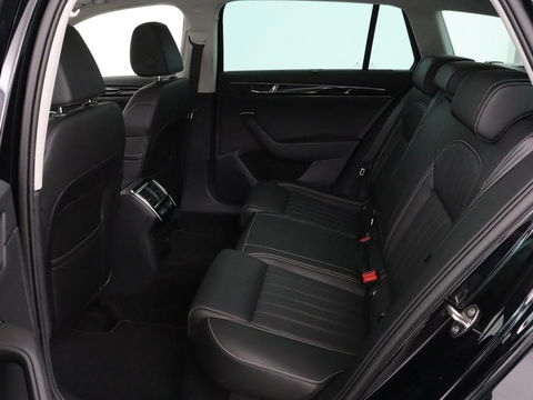 Škoda Superb 1.4 TSI iV Laurin & Klement | Panoramadak | Stoelventilatie | Trekhaak | Leder | Adaptive cruise | Virtual Cockpit | 360 Camera | Carplay | Full LED | Navigatie | Achterbankverwarming