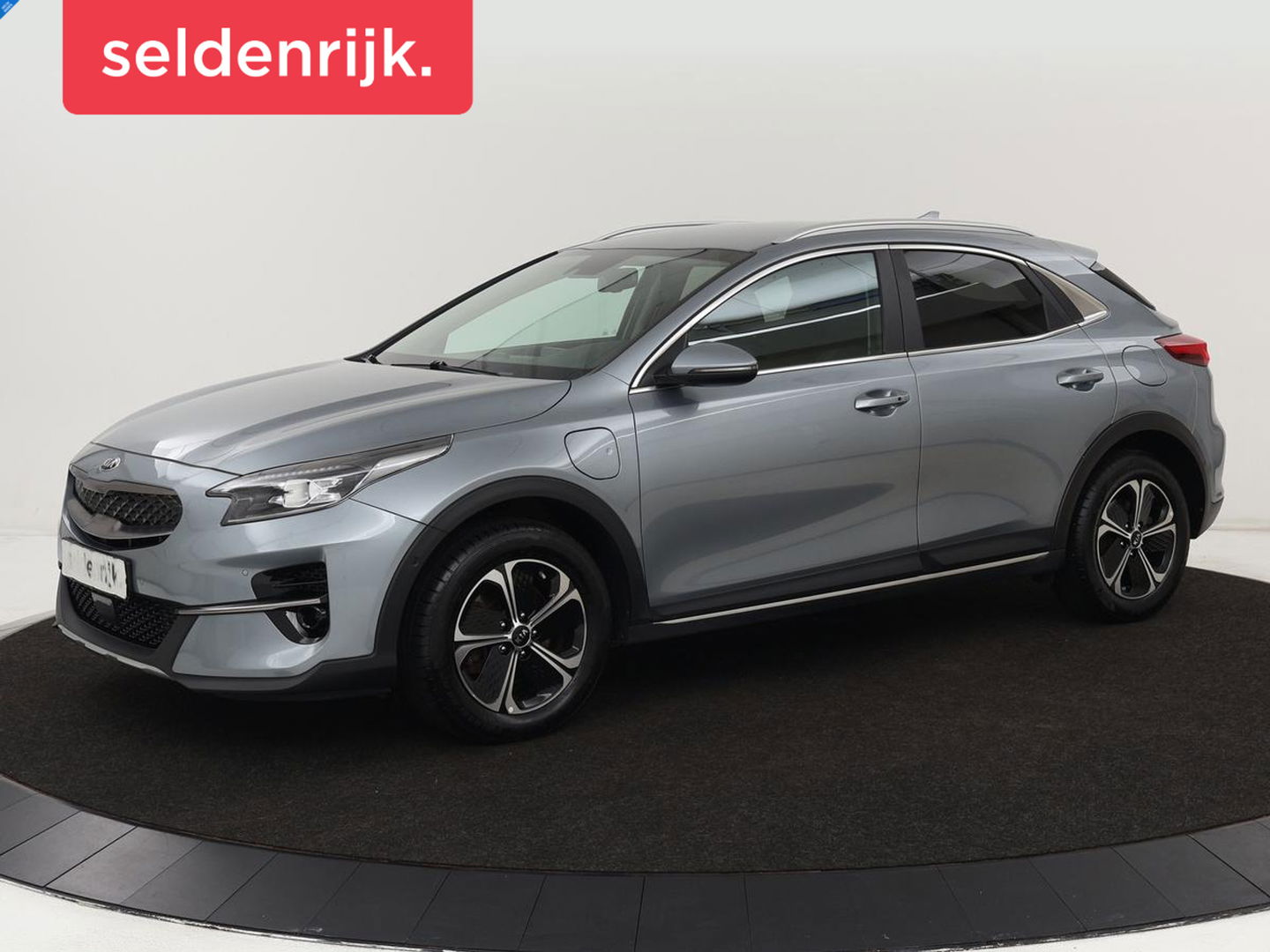Kia Xceed 1.6 GDi PHEV DynamicPlusLine | Stoel & stuurverwarming | Adaptive cruise | Camera | Carplay | Half leder | Navigatie | Digital Cockpit | Full LED | Keyless