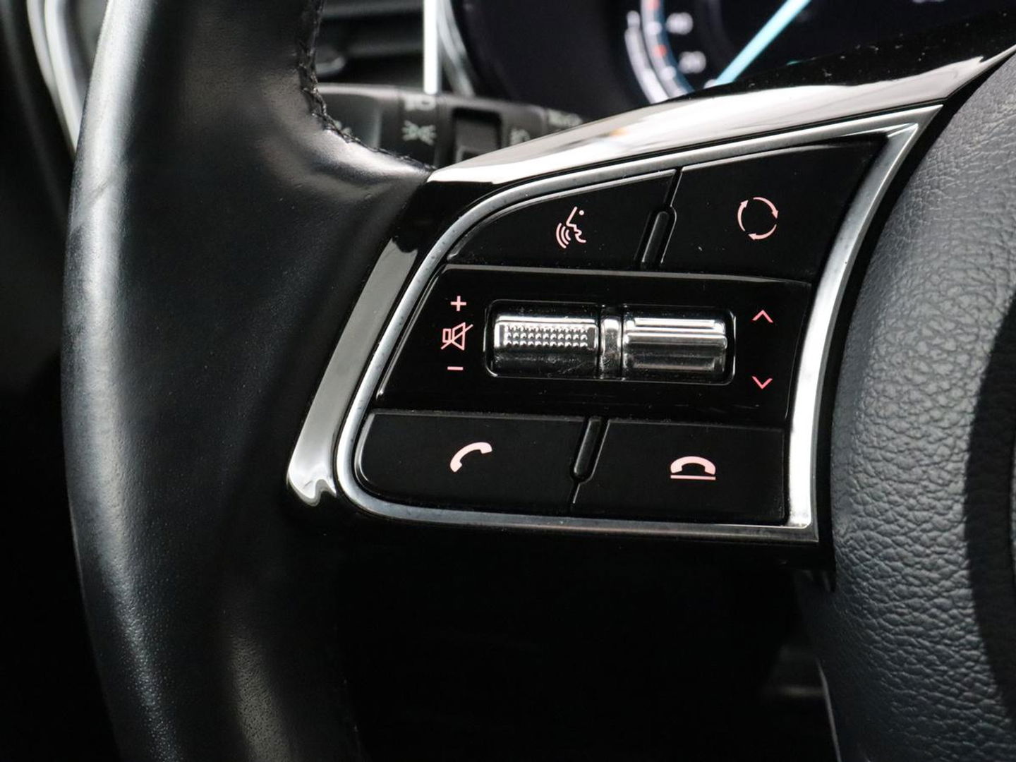 Kia Xceed 1.6 GDi PHEV DynamicPlusLine | Stoel & stuurverwarming | Adaptive cruise | Camera | Carplay | Half leder | Navigatie | Digital Cockpit | Full LED | Keyless