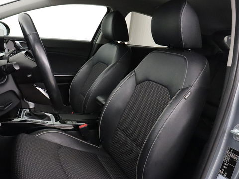 Kia Xceed 1.6 GDi PHEV DynamicPlusLine | Stoel & stuurverwarming | Adaptive cruise | Camera | Carplay | Half leder | Navigatie | Digital Cockpit | Full LED | Keyless
