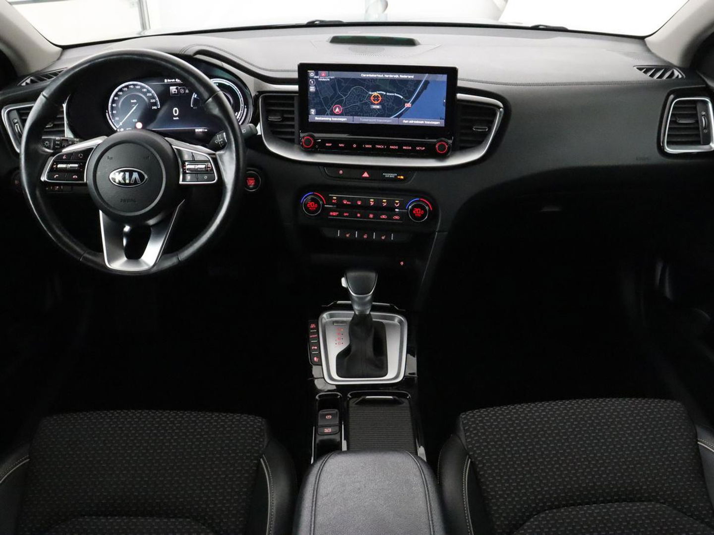 Kia Xceed 1.6 GDi PHEV DynamicPlusLine | Stoel & stuurverwarming | Adaptive cruise | Camera | Carplay | Half leder | Navigatie | Digital Cockpit | Full LED | Keyless
