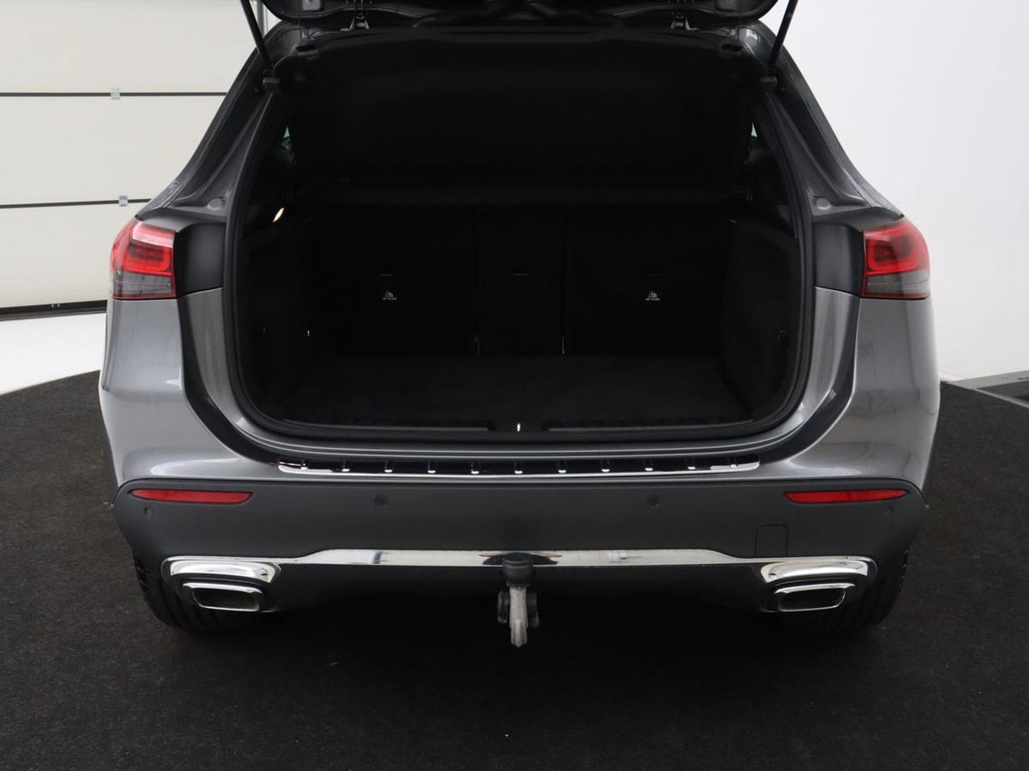 Mercedes-Benz GLA 250e Urban | Panoramadak | Stoelverwarming | Trekhaak | Carplay | Half leder | Camera | Navigatie | Widescreen | Park Assist | Climate control | Full LED