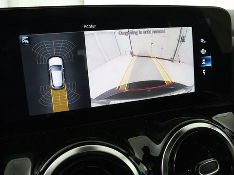 Mercedes-Benz GLA 250e Urban | Panoramadak | Stoelverwarming | Trekhaak | Carplay | Half leder | Camera | Navigatie | Widescreen | Park Assist | Climate control | Full LED