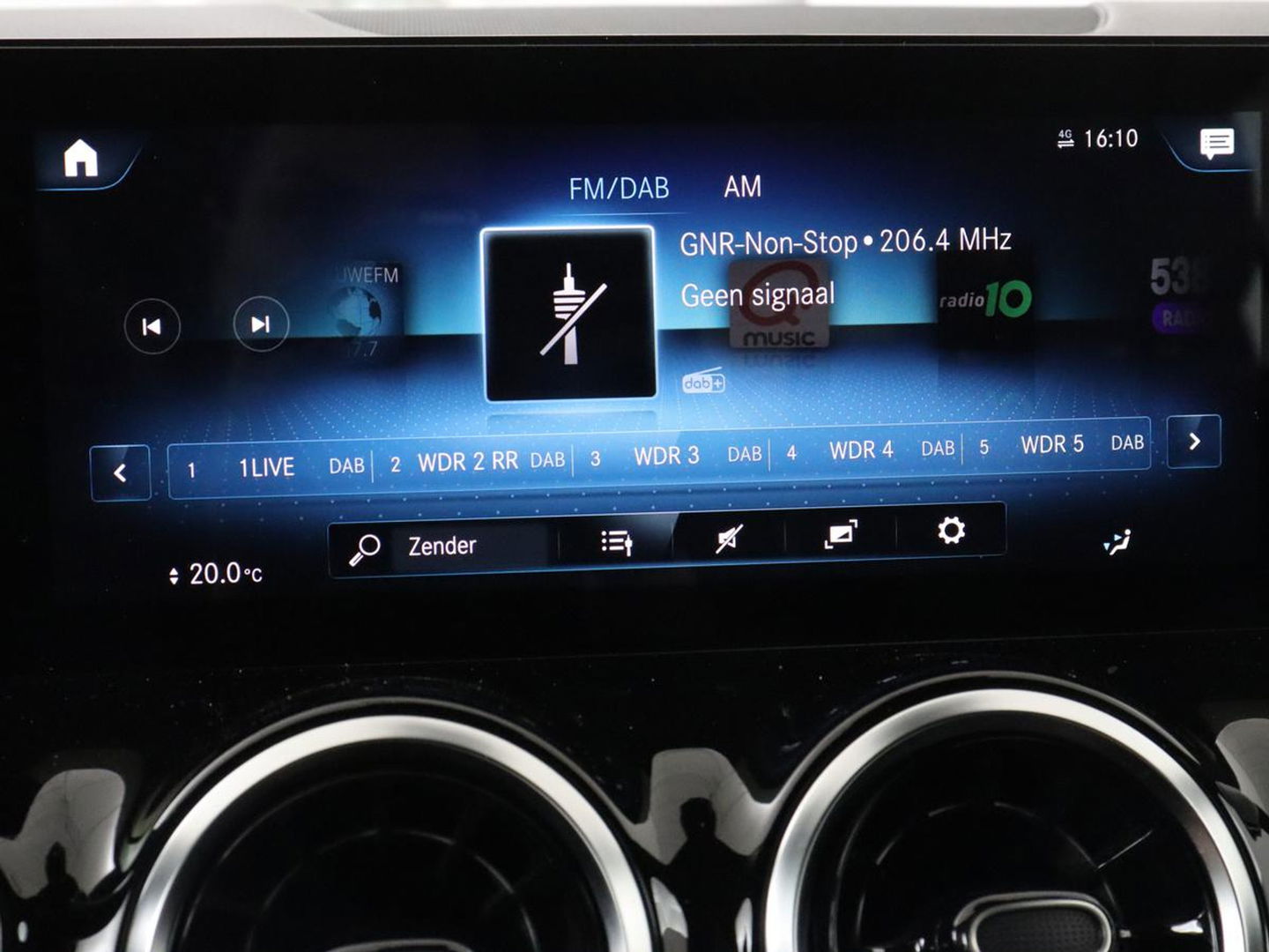 Mercedes-Benz GLA 250e Urban | Panoramadak | Stoelverwarming | Trekhaak | Carplay | Half leder | Camera | Navigatie | Widescreen | Park Assist | Climate control | Full LED