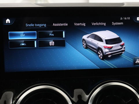 Mercedes-Benz GLA 250e Urban | Panoramadak | Stoelverwarming | Trekhaak | Carplay | Half leder | Camera | Navigatie | Widescreen | Park Assist | Climate control | Full LED